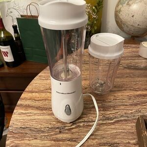 Hamilton Beach White Personal Blender with Extra Cup